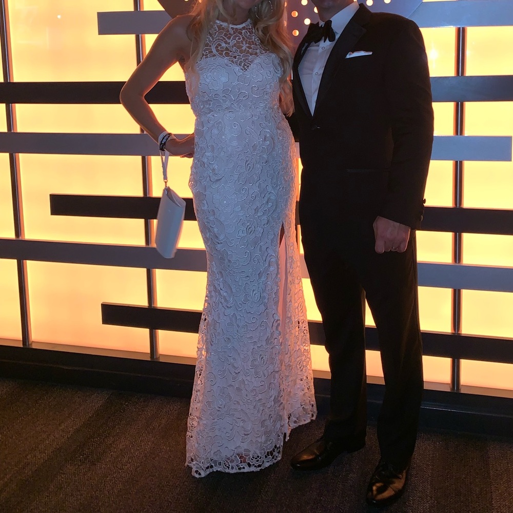 White Lulu’s dress. Like new condition.